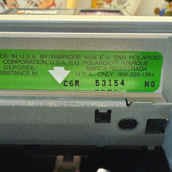 Polaroid Sun 600 LMS Camera - Black and Silver - Picture 16 of 16